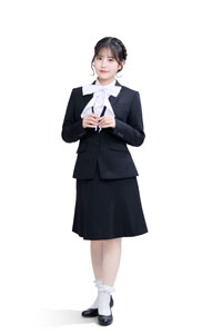 FRUITS ZIPPER」が「褒められスーツ」を身にまとい、ライブ配信感満載のリアルな“褒められボイス”をお届け