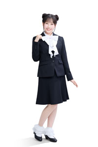 FRUITS ZIPPER」が「褒められスーツ」を身にまとい、ライブ配信感満載のリアルな“褒められボイス”をお届け