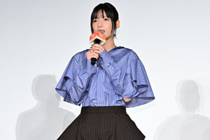 福士蒼汰と福原遥W主演映画『楓』!福士「『楓』からそれぞれのアンサーを見つけてほしい」 福原「相手を慮る温かさが届く作品」