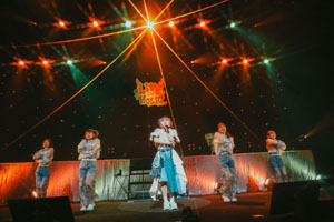 立花日菜、1stコンサート「LIVE IN HOLIC」のオフィシャルレポート!2026年2月にCS放送・TBSチャンネル1で独占放送