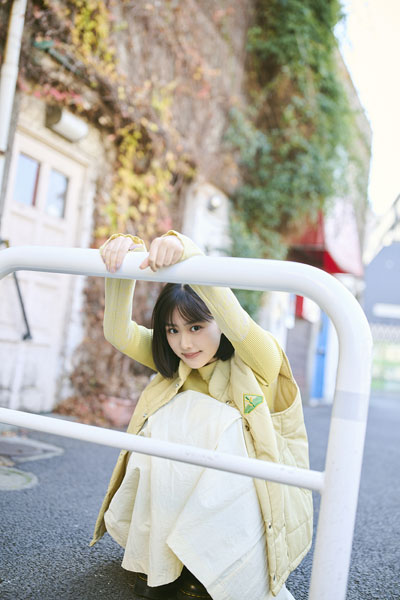 原菜乃華、『日常』を詰め込んだ4月始まりカレンダー発売!「『普段の原菜乃華』を撮ってもらいました」