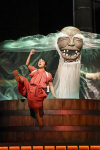 川栄李奈と上白石萌音、千尋役ダブルキャストの舞台『千と千尋の神隠し』ソウル公演開幕!カーテンコールとコメント到着