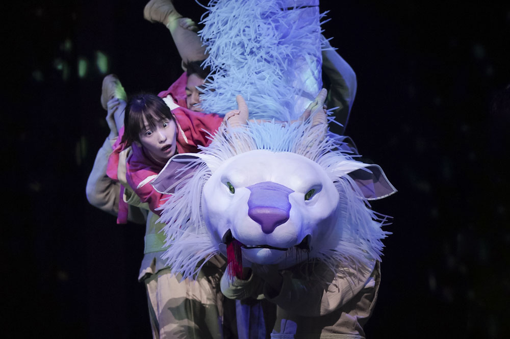 川栄李奈と上白石萌音、千尋役ダブルキャストの舞台『千と千尋の神隠し』ソウル公演開幕!カーテンコールとコメント到着