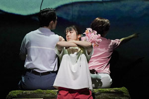 川栄李奈と上白石萌音、千尋役ダブルキャストの舞台『千と千尋の神隠し』ソウル公演開幕!カーテンコールとコメント到着