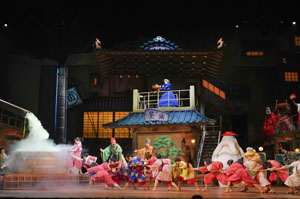 川栄李奈と上白石萌音、千尋役ダブルキャストの舞台『千と千尋の神隠し』ソウル公演開幕!カーテンコールとコメント到着