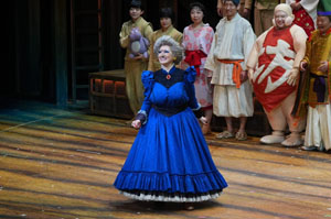 川栄李奈と上白石萌音、千尋役ダブルキャストの舞台『千と千尋の神隠し』ソウル公演開幕!カーテンコールとコメント到着