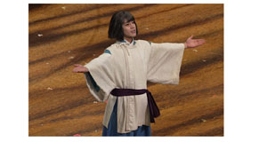 川栄李奈と上白石萌音、千尋役ダブルキャストの舞台『千と千尋の神隠し』ソウル公演開幕!カーテンコールとコメント到着