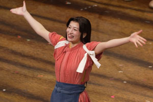 川栄李奈と上白石萌音、千尋役ダブルキャストの舞台『千と千尋の神隠し』ソウル公演開幕!カーテンコールとコメント到着