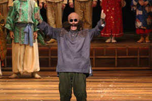 川栄李奈と上白石萌音、千尋役ダブルキャストの舞台『千と千尋の神隠し』ソウル公演開幕!カーテンコールとコメント到着