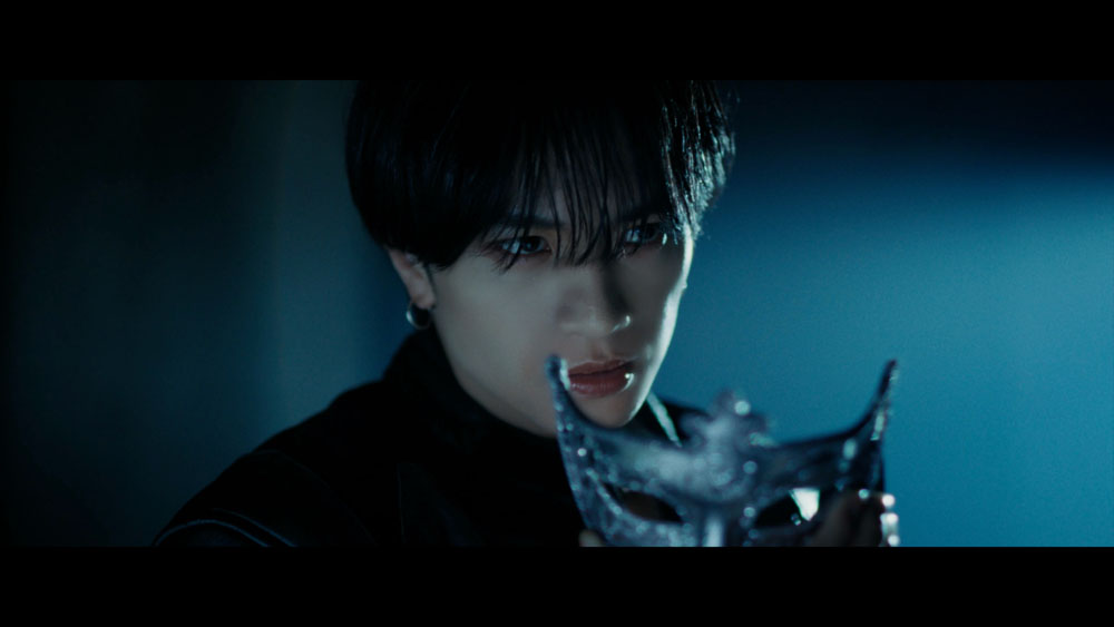 中島健人、2ndアルバムのリード曲のMVが公開！「仮面をつけた"この世界"という舞踏会の中で僕の「神秘の影」をみつけて」