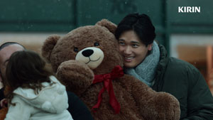 大谷翔平選手、『キリンプラズマ乳酸菌』CMメイキング!子供に寄り添い、柔和な父の顔が随所に…