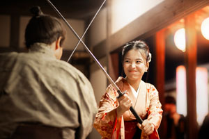 なにわ男子・長尾謙杜、50周年を迎えた東映太秦映画村アンバサダーに就任!「100年に及ぶ歴史の魅力を少しでも皆さんに…」