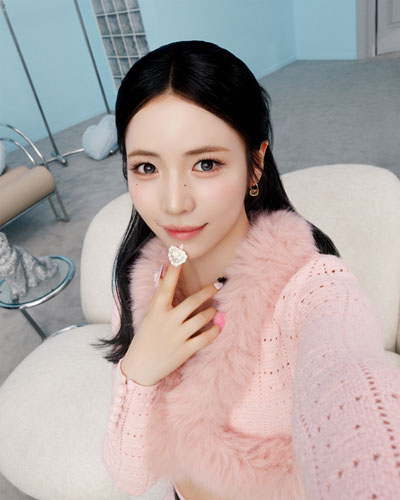 NiziU MAYA、全編描き下ろしの絵本『まっしろなちょうちょ』が発売1ヶ月で重版!「驚きと感動で胸がいっぱいになりました」