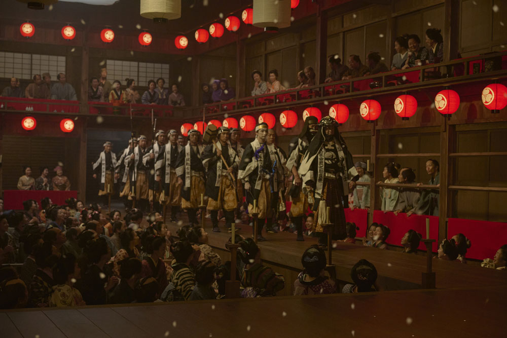 渡辺謙、鬼気迫る立ち廻りで観客を圧倒!森田座での江戸歌舞伎の様子を芝居小屋ごと丸ごと再現した映画『木挽町のあだ討ち』