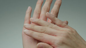 M!LK・山中柔太朗「リンデロンVs」Web CM初登場!山中が「これがあると安心する」ものとは?乾燥対策は加湿器3台を…