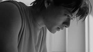 Number_i・平野紫耀、強いまなざしで前を見据える新CM!朝のルーティーンは…!新しい環境で頑張る人へメッセージも