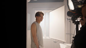 Number_i・平野紫耀、強いまなざしで前を見据える新CM!朝のルーティーンは…!新しい環境で頑張る人へメッセージも