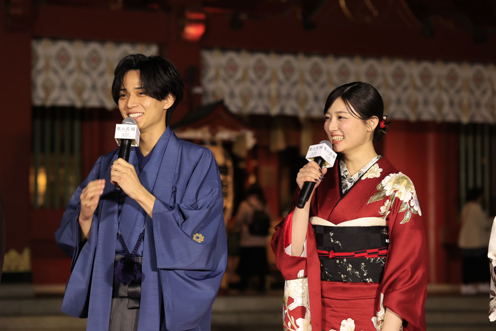 King & Prince永瀬廉と吉川愛のW主演映画『鬼の花嫁』幻想的な夜の神社に和装で大ヒット祈願！「私は〇〇の鬼」に永瀬は…