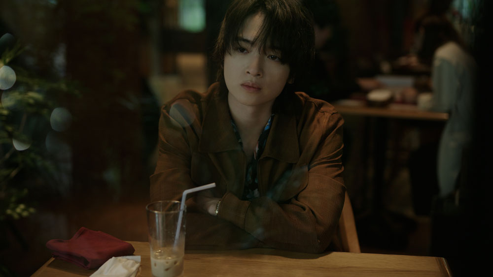 玉森裕太、初めての失恋設定！雨の日の物憂げな表情から新しい香りに包まれ晴れやかな表情に！ 玉森が前向きになれた瞬間は…