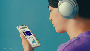 白石麻衣、壁から、絵画の裏から、スマホ画面から飛び出して【フラット35】をPR!お気に入りの登場シーンは「忍者のような…」