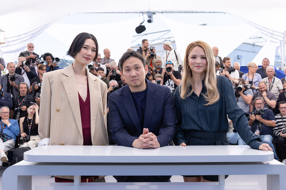 《速報》日本人史上初の快挙!岡本多緒がヴィルジニー・エフィラとカンヌ国際映画祭女優賞W受賞!映画『急に具合が悪くなる』