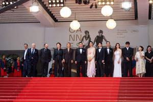 《速報》日本人史上初の快挙!岡本多緒がヴィルジニー・エフィラとカンヌ国際映画祭女優賞W受賞!映画『急に具合が悪くなる』