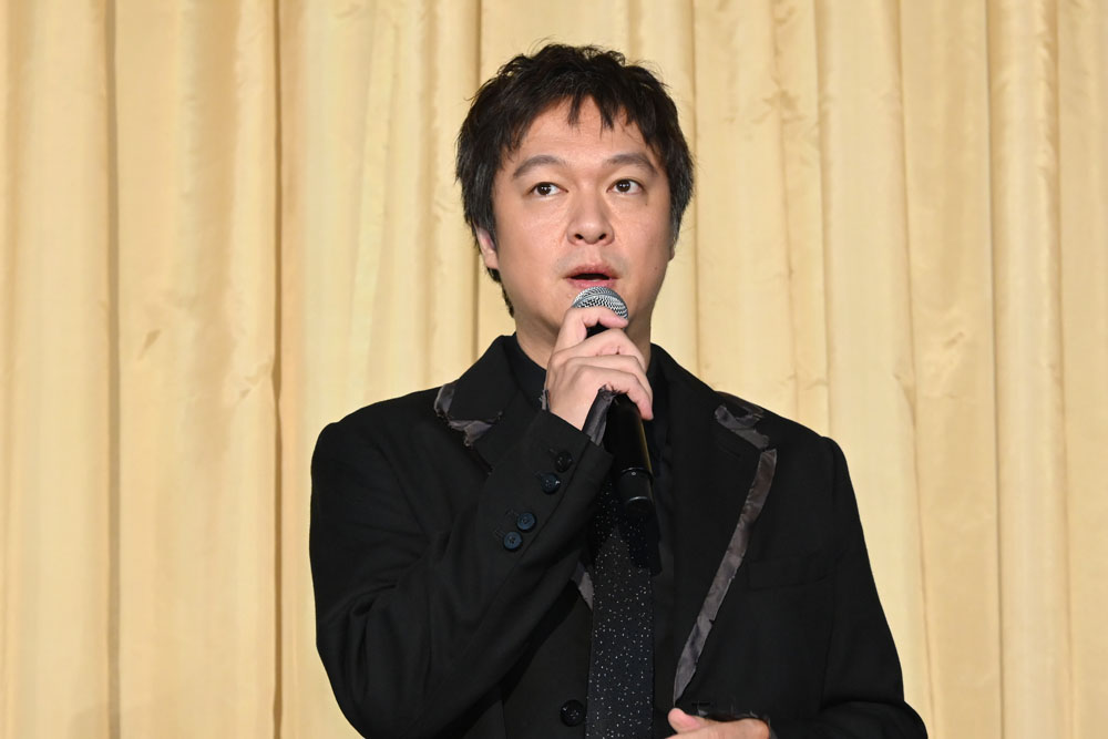 SUPER EIGHT丸山隆平とMEGUMI、映画『名無し』舞台挨拶！丸山「佐藤二朗の“脳みその中身”が気になった」