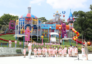 オードリー春日、西武園ゆうえんちプールに「としまえん100 周年企画」で、春日のほくろまで忠実再現の新体験アトラクションが…