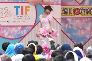 【TIF2026】ももクロあーりん、30歳になって初のTIF!ドリンク飲むのもトークとパフォで飽きさせないエンタメ力はさすが