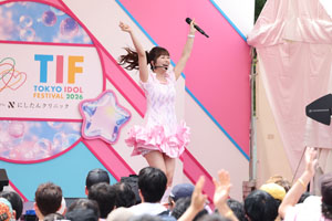 【TIF2026】ももクロあーりん、30歳になって初のTIF!ドリンク飲むのもトークとパフォで飽きさせないエンタメ力はさすが