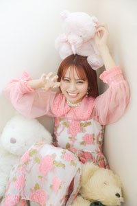 =LOVE 大場花菜、「アイドルの日常」を描くコミックエッセイ発売即重版決定!「重版という夢のような出来事が現実になりました」