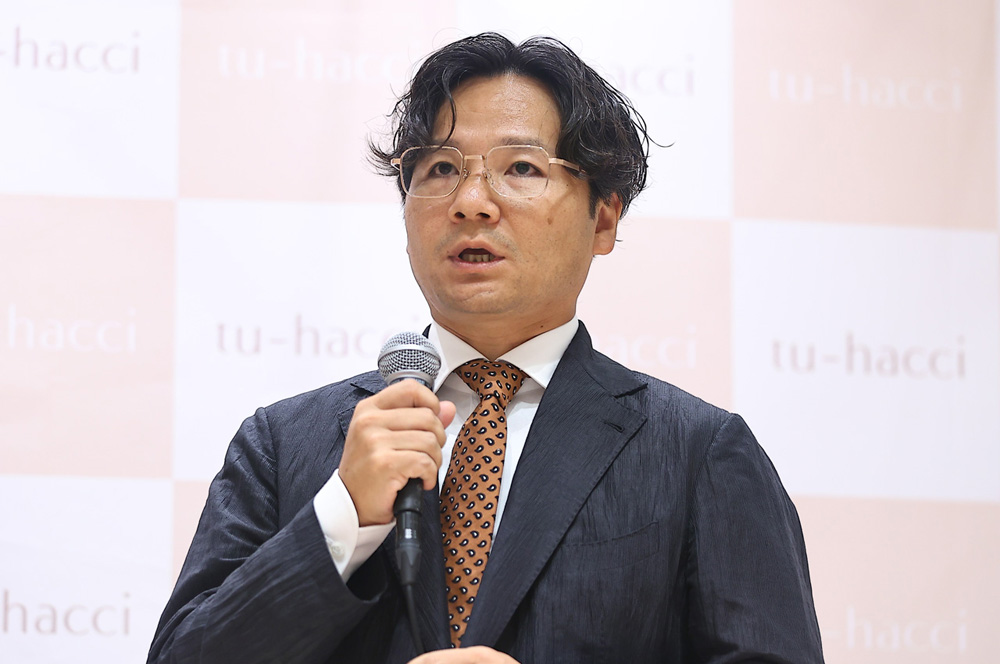 朝比奈彩 産後の客に第2子出産の自身重ね「お気持ちが分かる」!tu-hacci 1日店長就任8